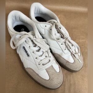 Reebok OG Forte Lounger Double Up Sneaker in Gold Beige and White. Size 6.5